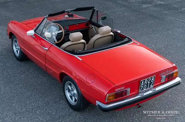 Alfa Romeo Spider view 2