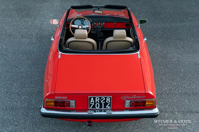 Alfa Romeo Spider view 7