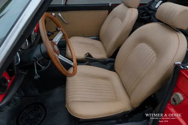 Alfa Romeo Spider view 5