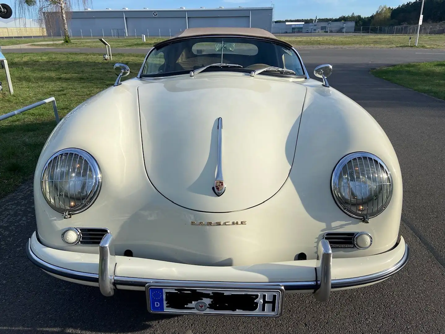 Porsche 356 Speedster (Reutter & Co) Бежевий - 2