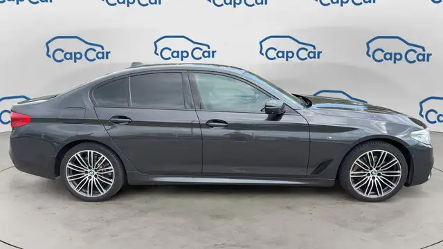 BMW 5 Series view 4