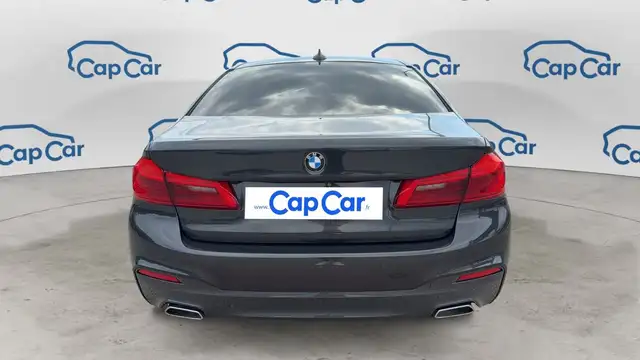BMW 5 Series view 3
