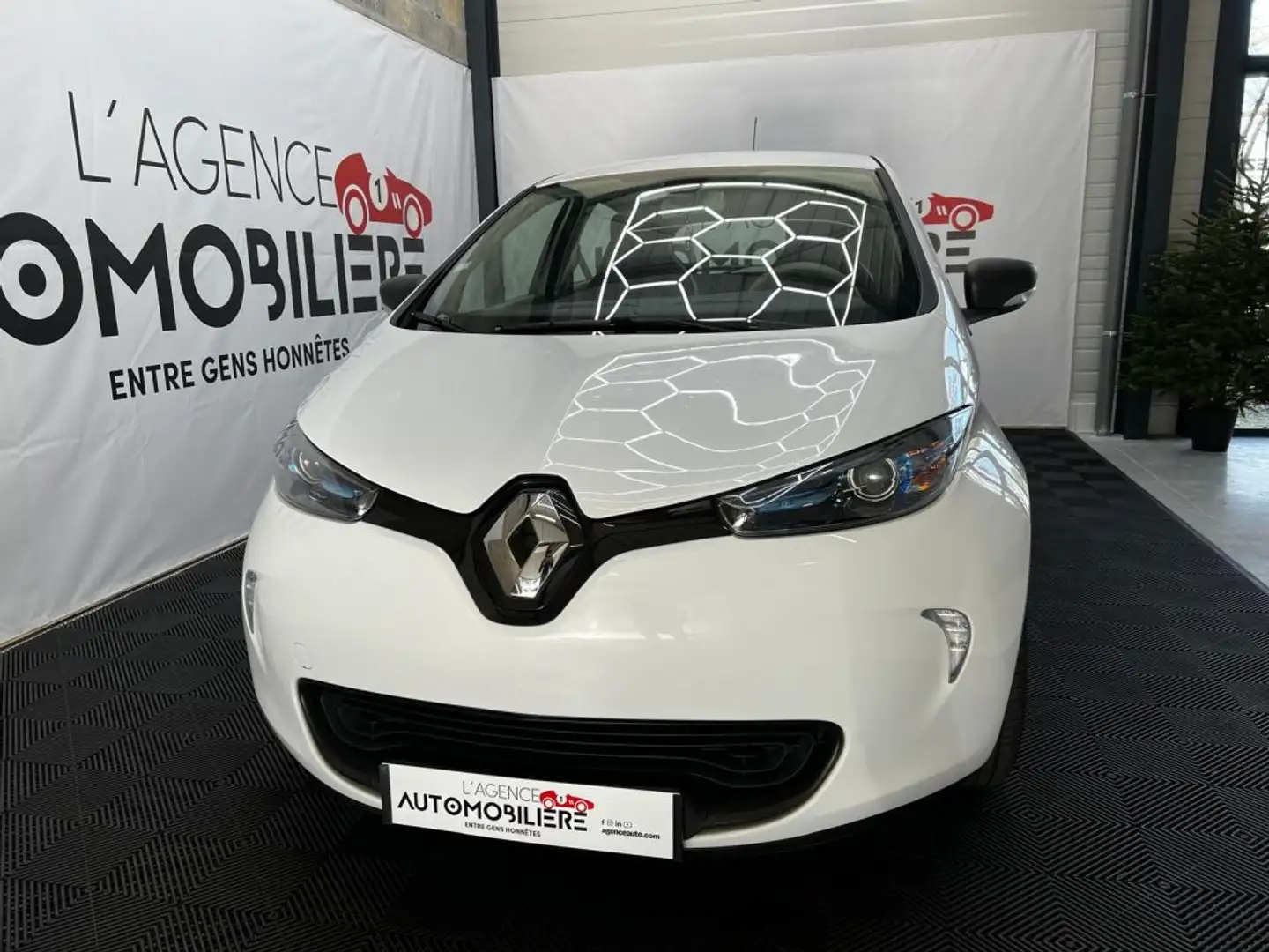 Renault ZOE Life Charge Rapide Q90 Blanc - 2
