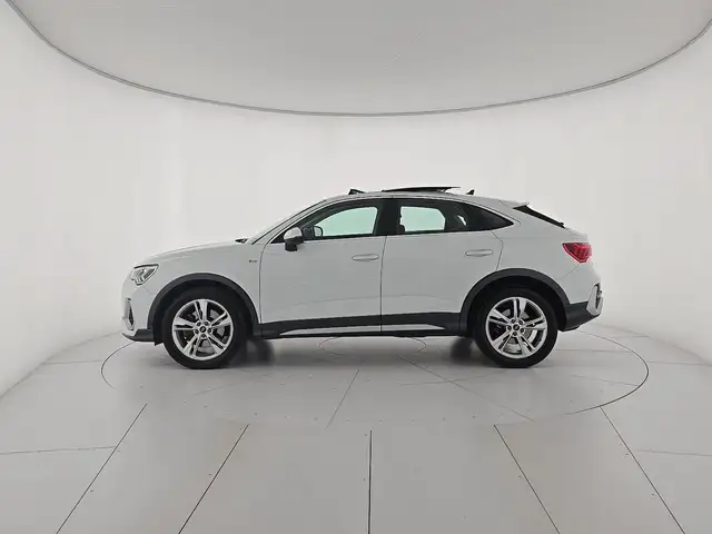 Audi Q3 view 2