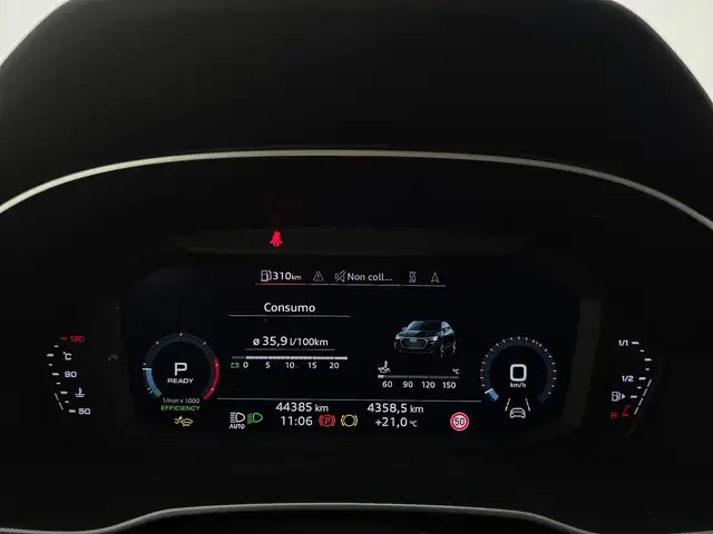 Audi Q3 view 15