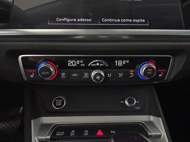 Audi Q3 view 13