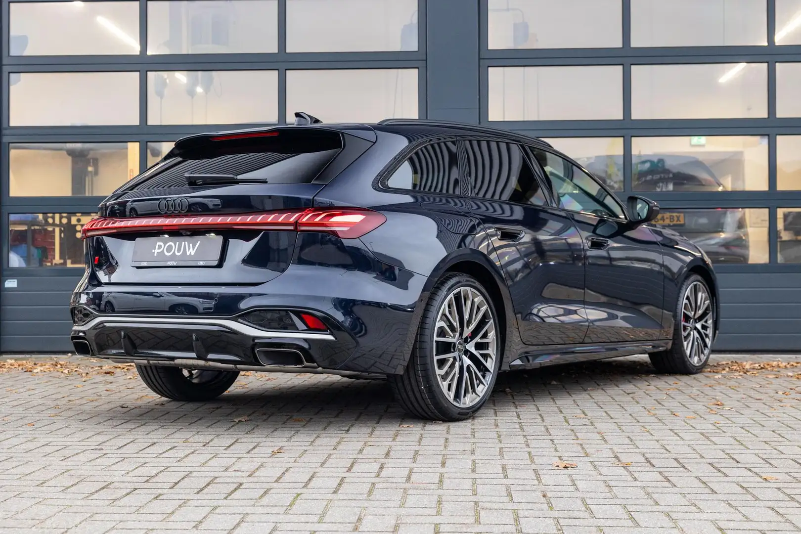 Audi A5 Avant 35 TFSI 150pk Edition One | Geheugen Pakket Blauw - 2