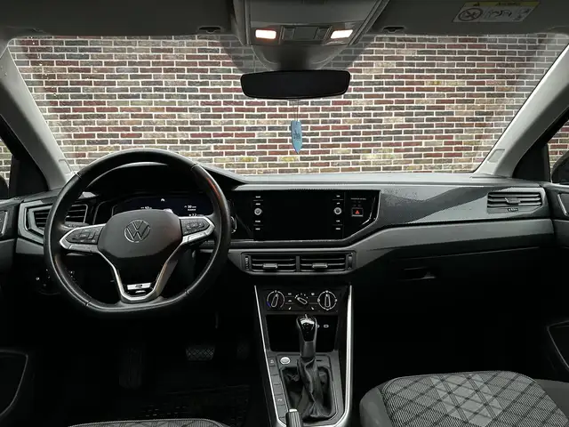Volkswagen Polo view 10