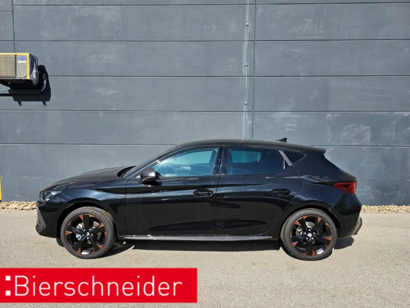 CUPRA Leon 1.5 eTSI DSG MATRIX SEITENSCHWELLER EDGE Schwarz - 2