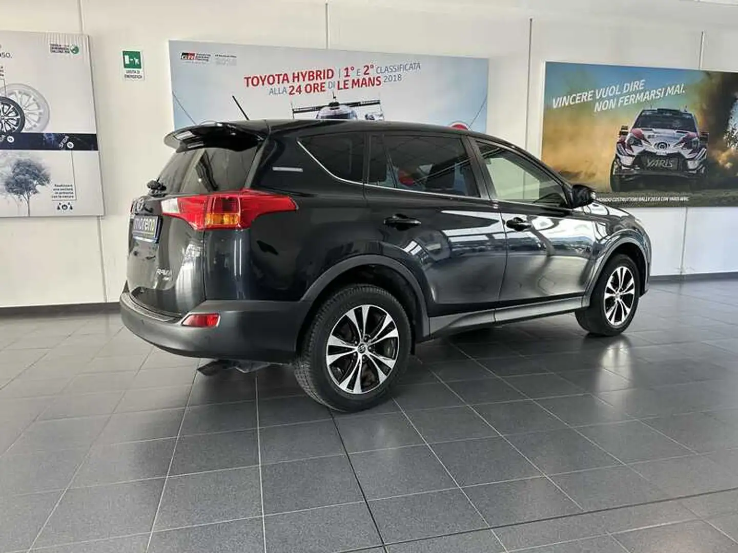 Toyota RAV 4 2.0 D-4D 124 CV Style 4WD Nero - 2