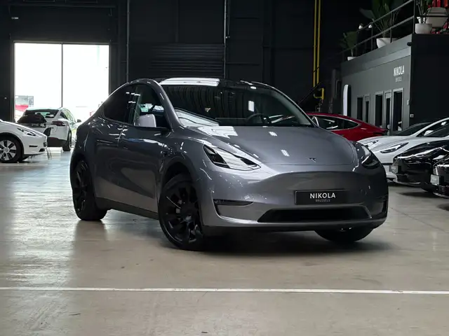 Tesla Model Y LONG RANGE - ALL WHEEL DRIVE - HIGHWAY AUTOPILOT