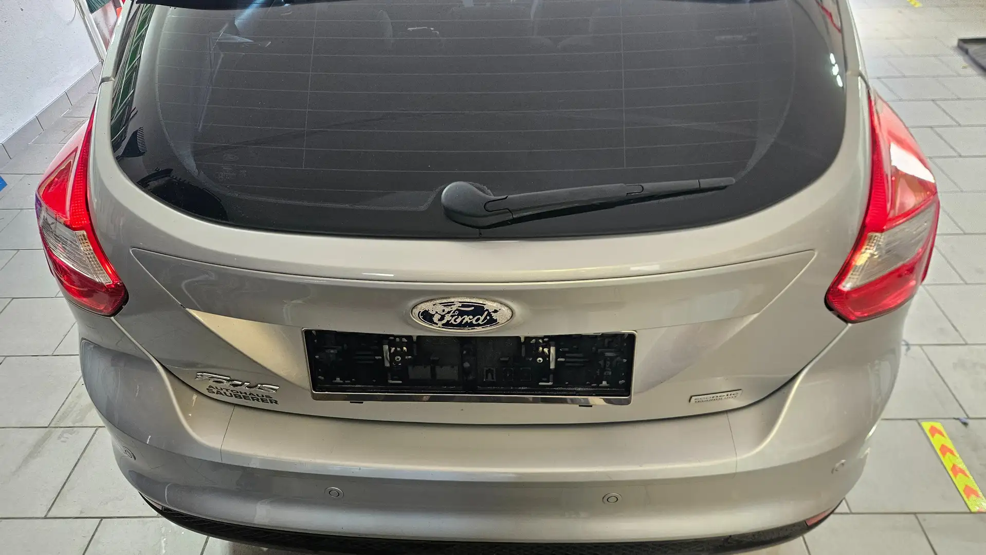 Ford Focus Focus Trend 1,6 TDCi DPF Trend Silber - 1