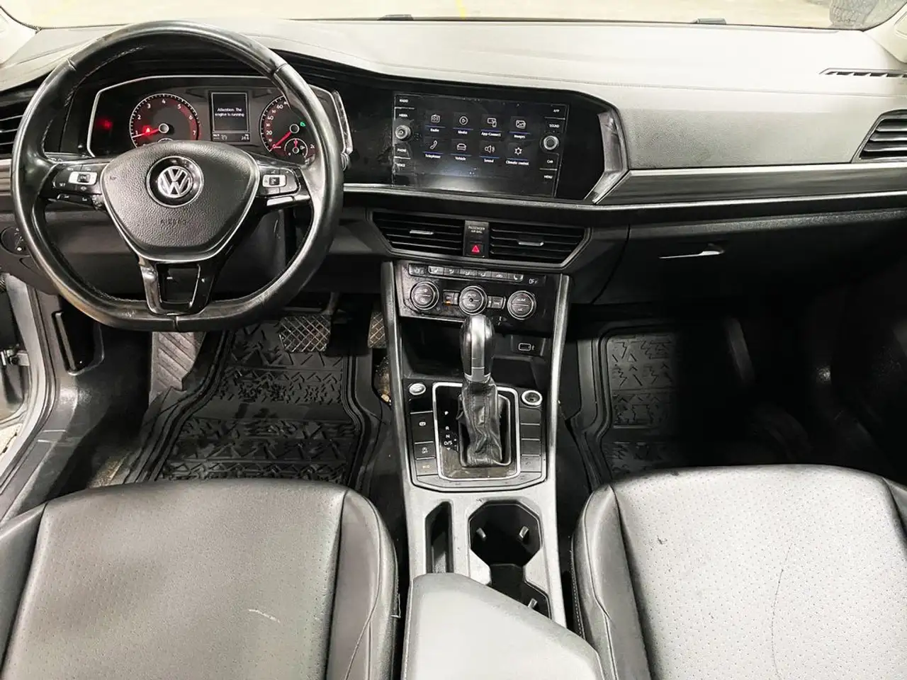 Volkswagen Jetta снимка Volkswagen Jetta