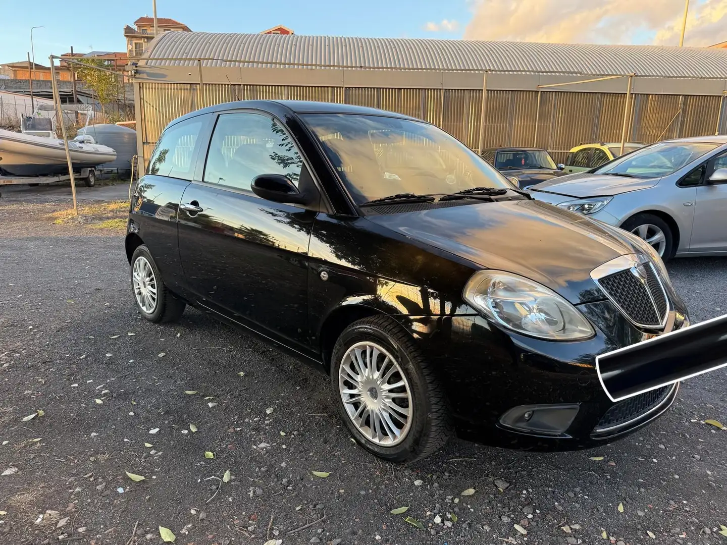 Lancia Ypsilon 1.2. uni propietario - 2