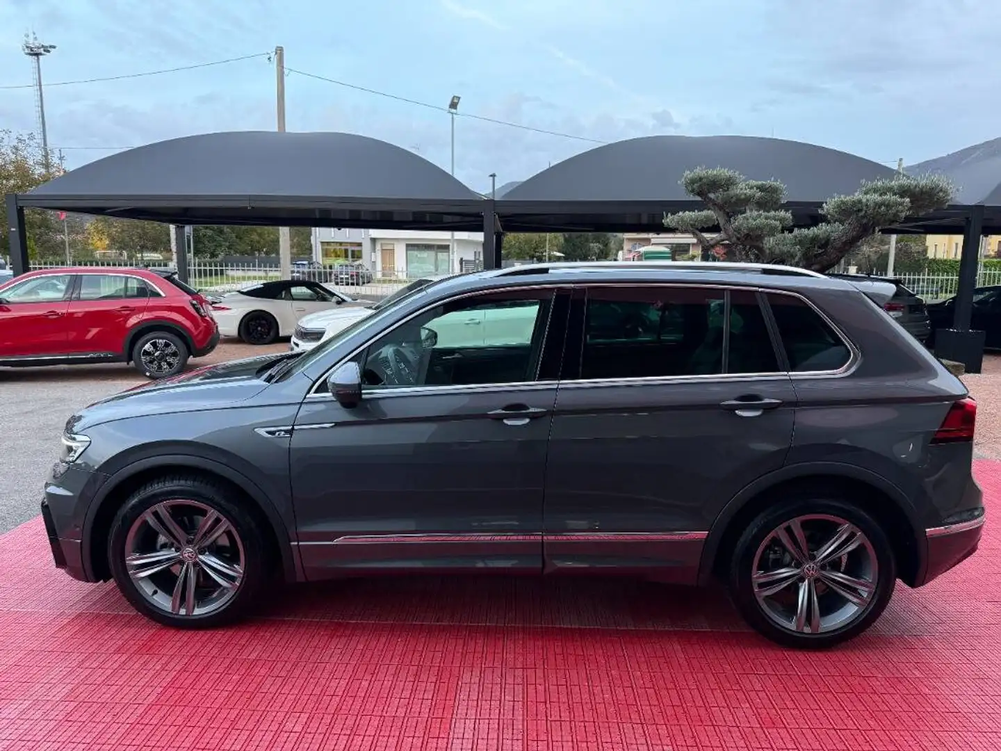 Volkswagen Tiguan 2.0 tdi Advanced R-Line Exterior Pack 4motion 150cv dsg Gris - 2
