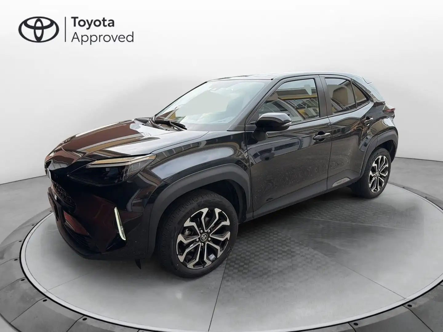 Toyota Yaris Cross Yaris Cross 1.5 Hybrid 5p. E-CVT Trend Zwart - 1