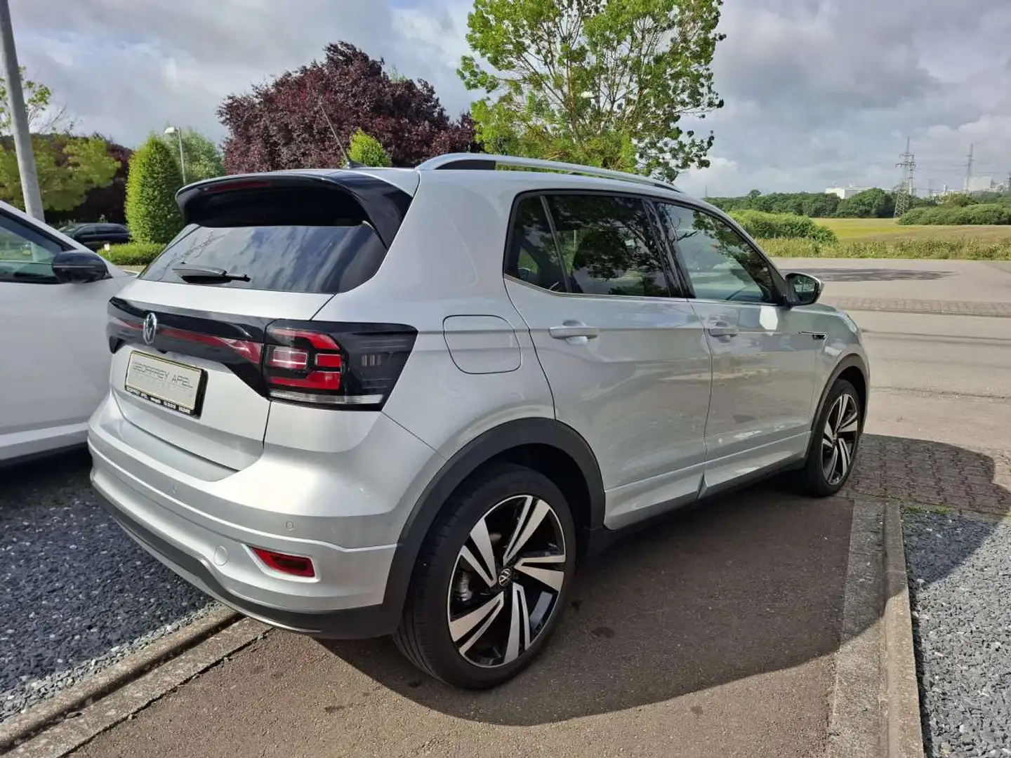 Volkswagen T-Cross 1.5 TSI 150 DSG R-LINE CUIR NAVI 1 HAND siva - 2