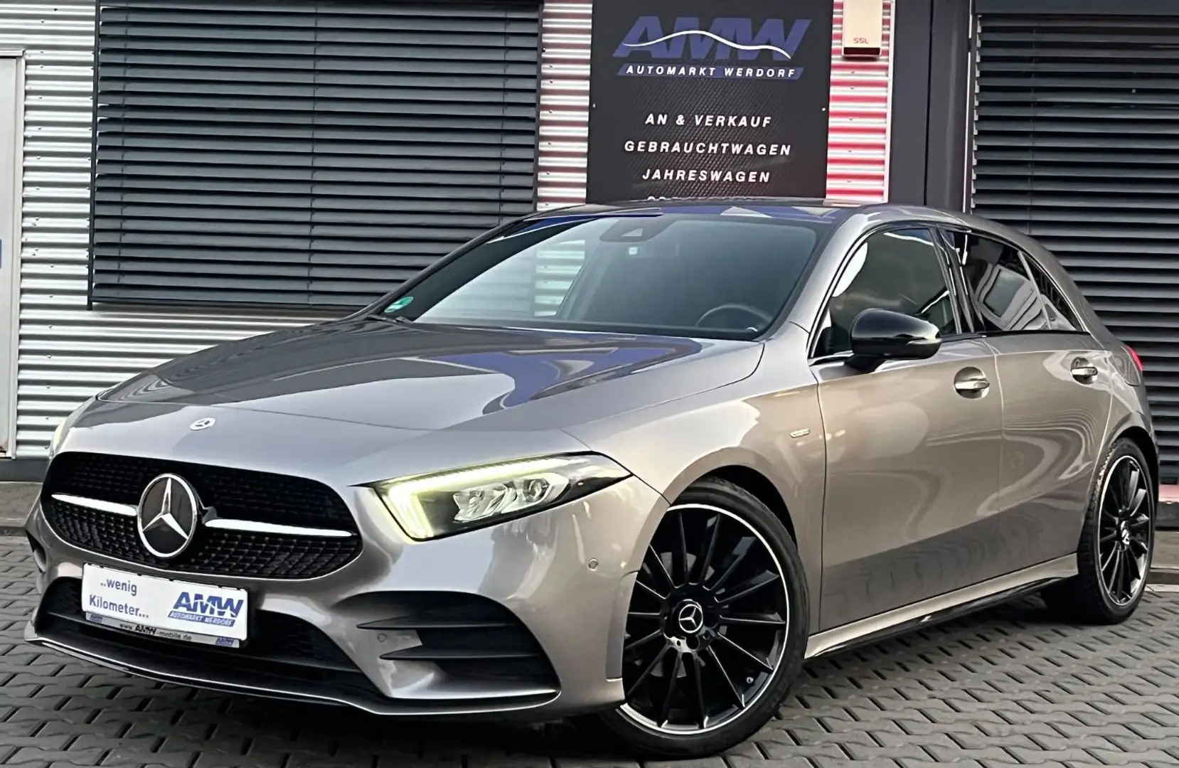 Mercedes-Benz A 180 AMG LINE *EDITION*NIGHTPAKET*AMBIENTE*VOLL Gris - 2