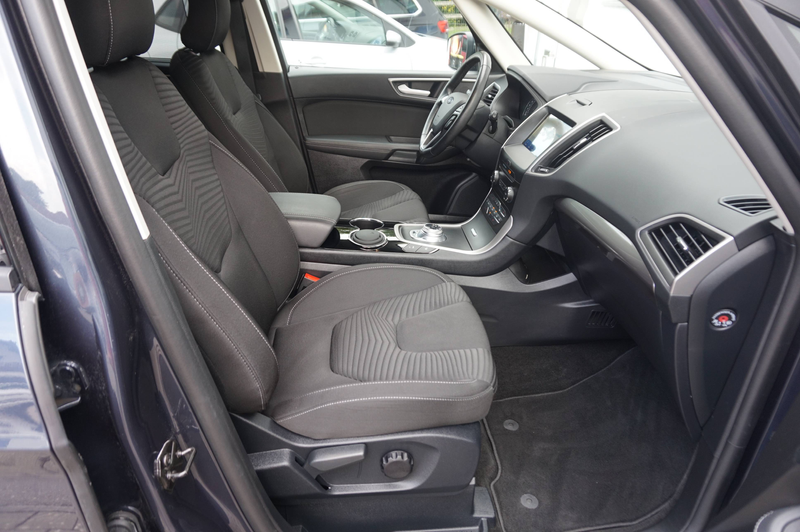 Ford S-Max 2,5l Hybrid Edition Navi Kamera Sitzheizung Lenkradheizung 1-Hand sehr wenig Laufleisung — photo 7