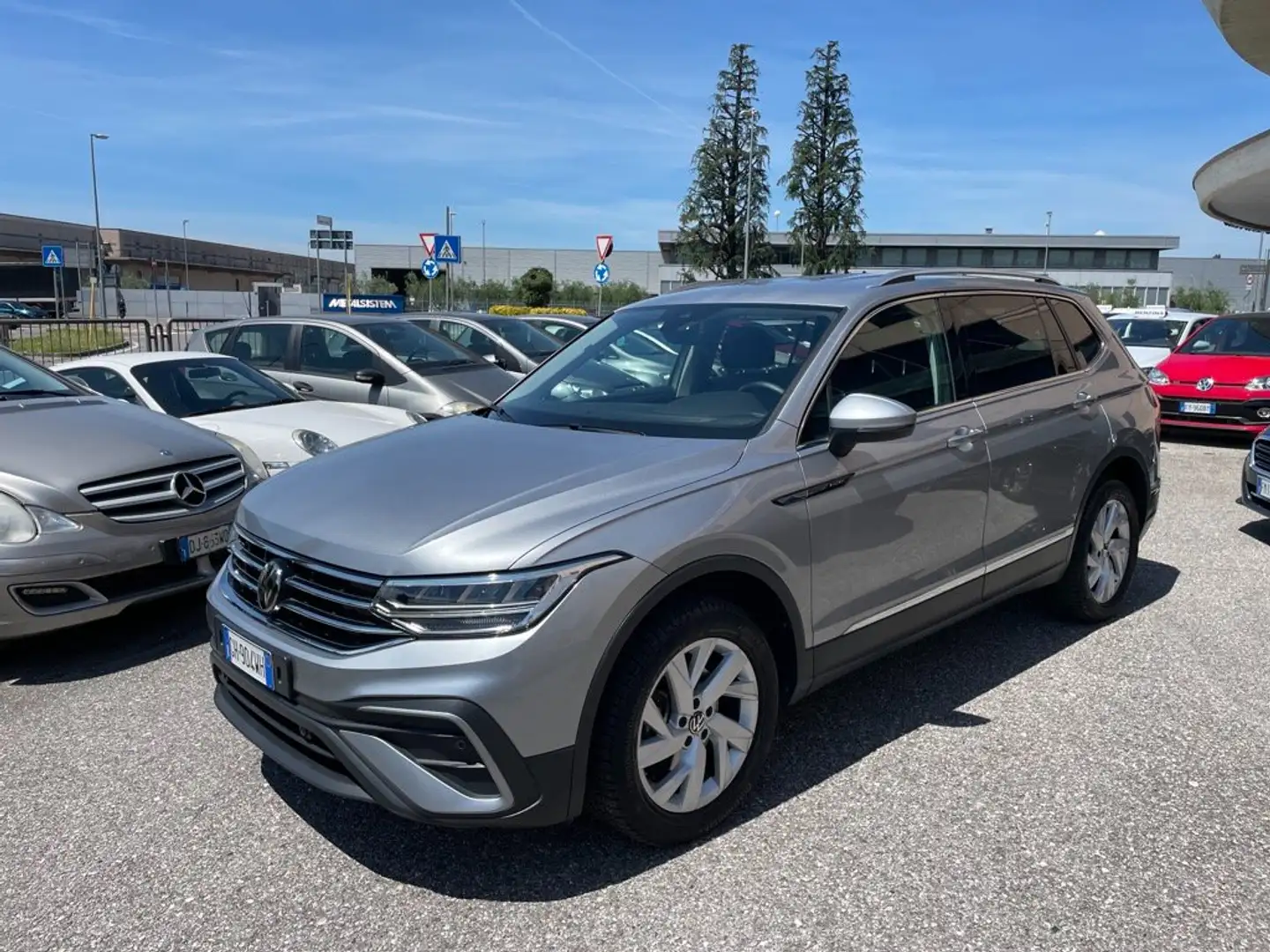 Volkswagen Tiguan Allspace 2.0 tdi Life 4motion 150cv 7 POSTI DSG Argento - 1