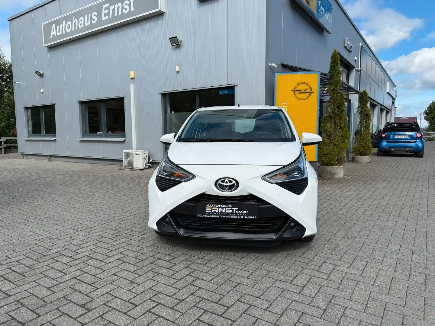 Toyota Aygo AYGO x-play Blanc - 1