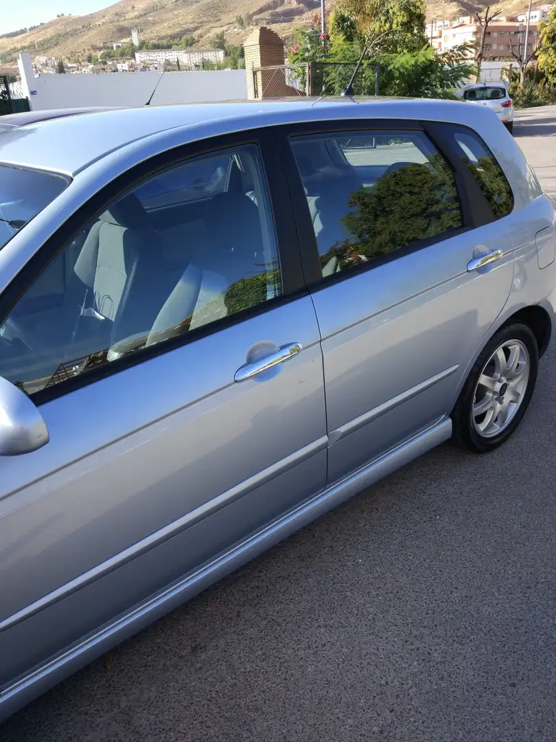 Kia Cerato Cerato 2.0CRDI EX EX Gris - 2