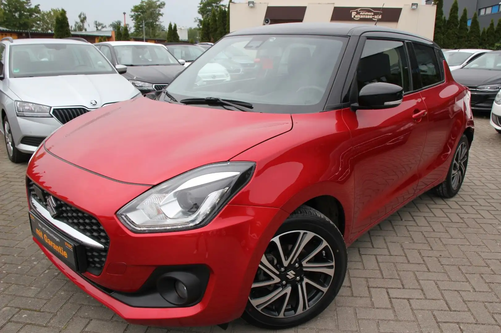 Suzuki Swift Comfort+ Hybrid Aut. Klima/Navi/Kamera/SHZ Rot - 2
