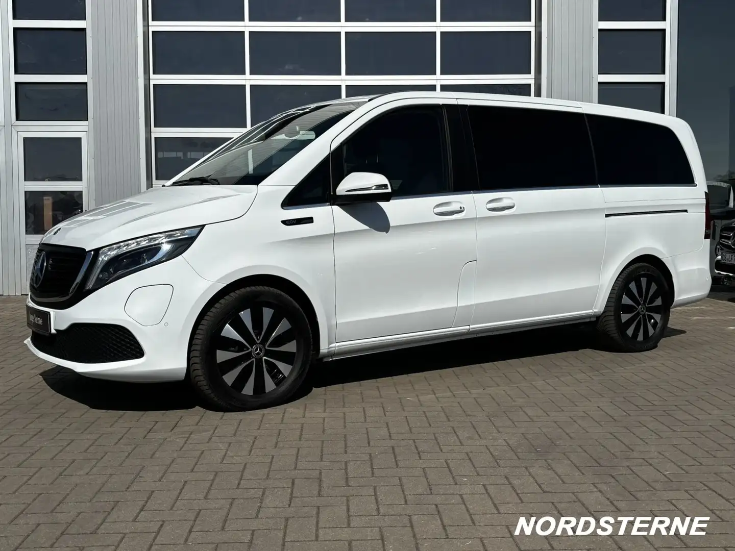 Mercedes-Benz EQV 300 EQV 300 AVANTGARDE Lang Liegepaket 7Sitzer Navi/BC Wit - 2