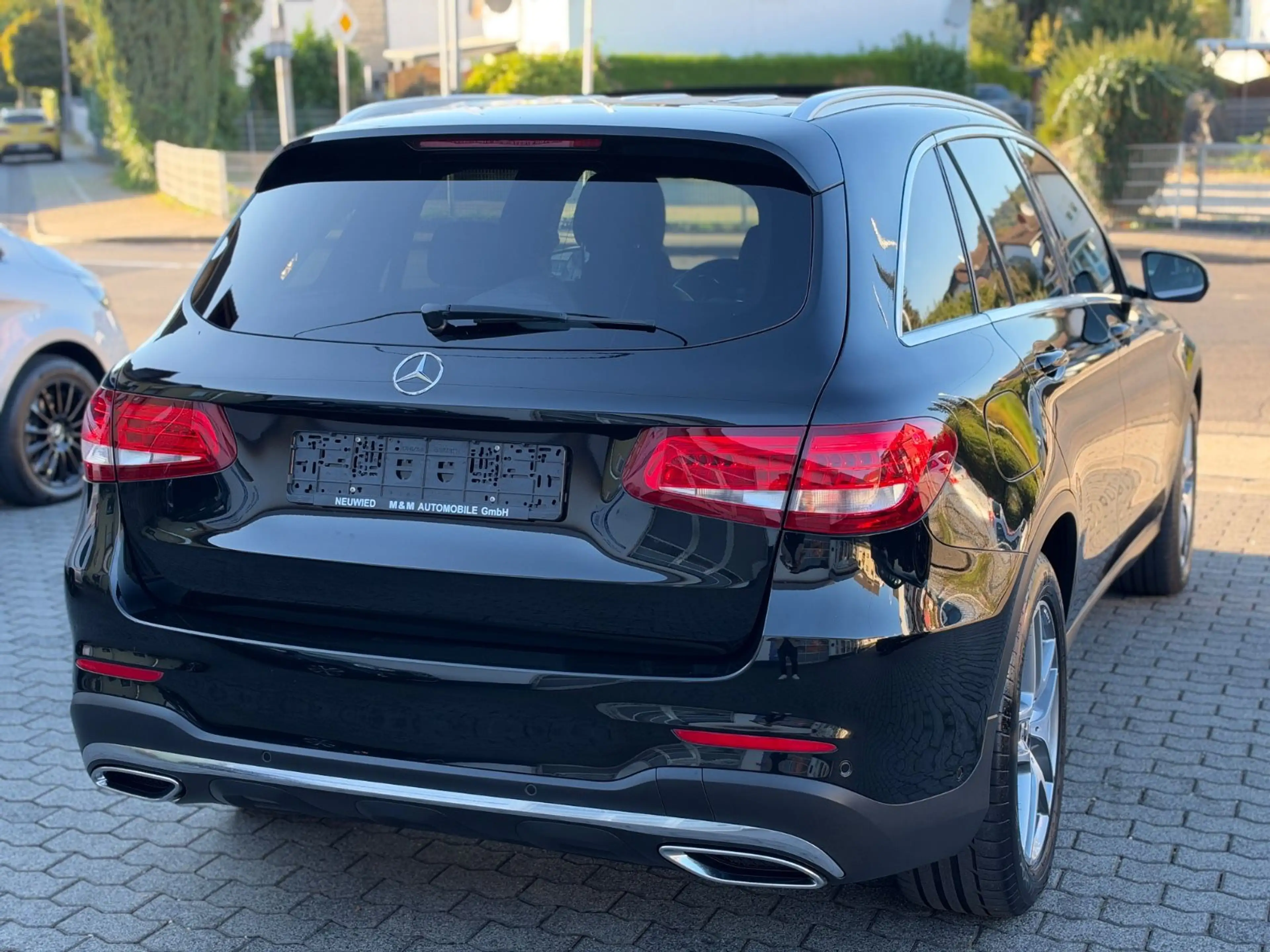 Mercedes-Benz GLC 220 d 4Matic AMG-Line Pano StandHZ 19" 2.Hand — photo 11