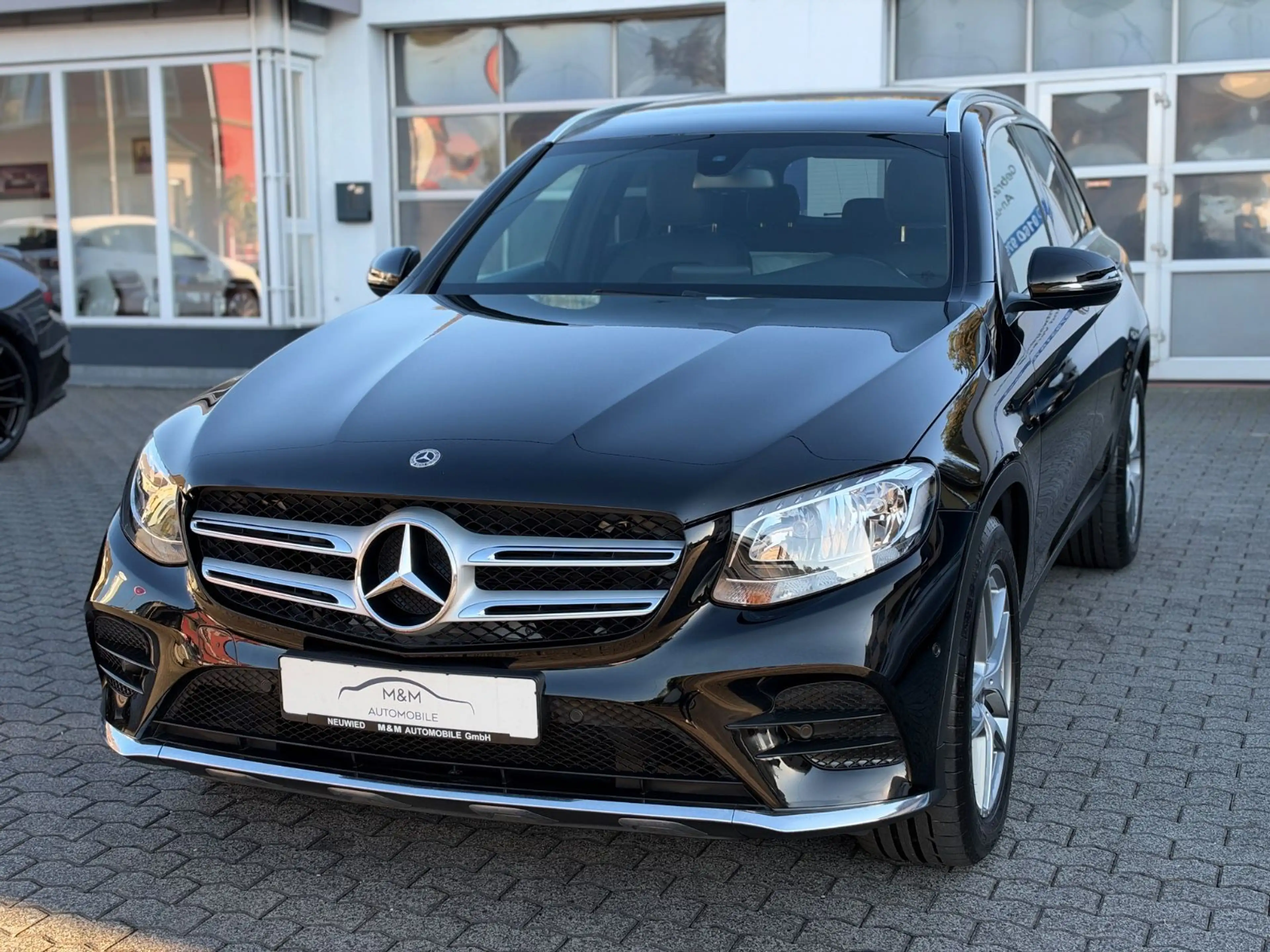 Mercedes-Benz GLC 220 d 4Matic AMG-Line Pano StandHZ 19" 2.Hand — photo 2
