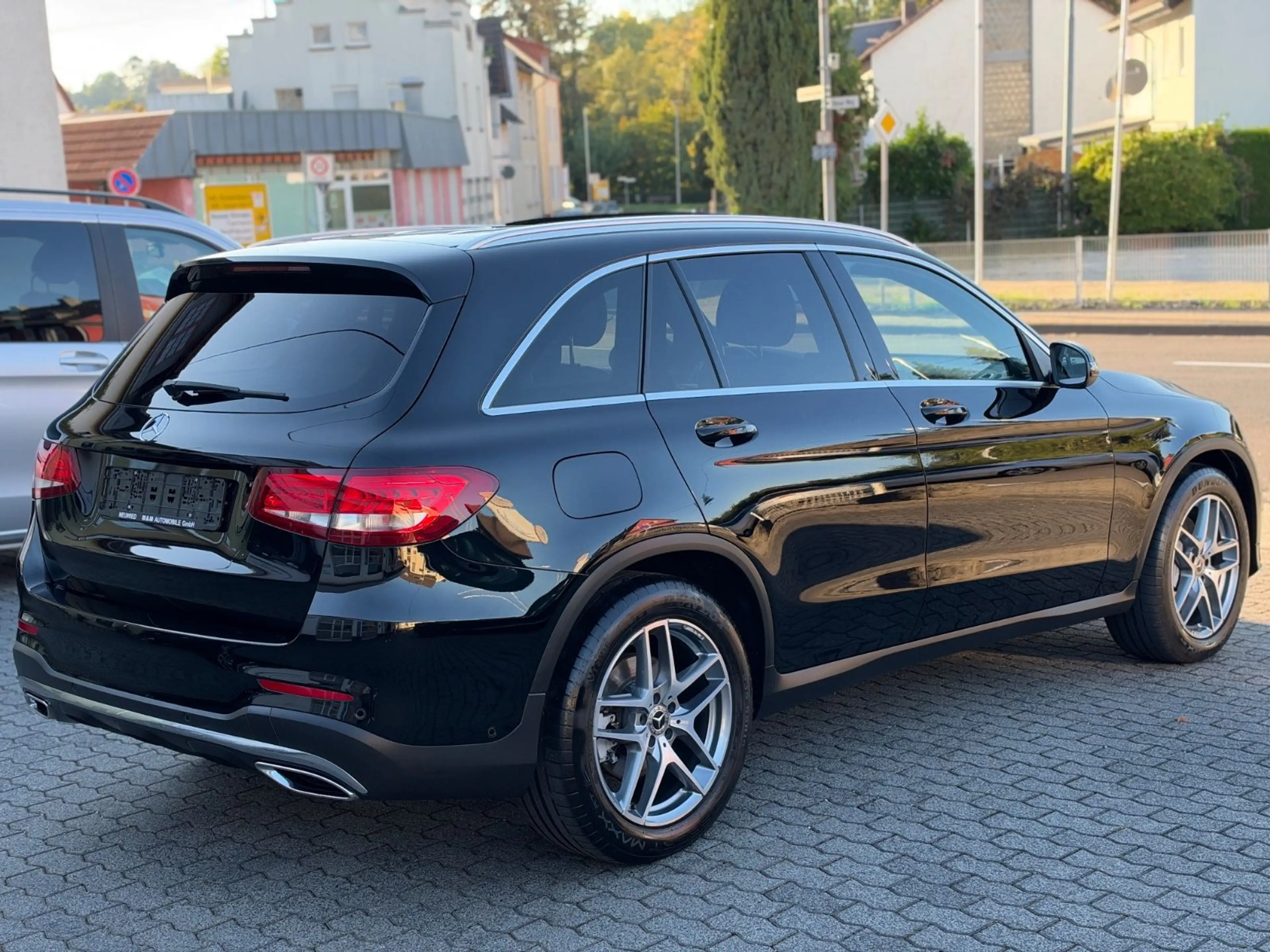 Mercedes-Benz GLC 220 d 4Matic AMG-Line Pano StandHZ 19" 2.Hand — photo 12