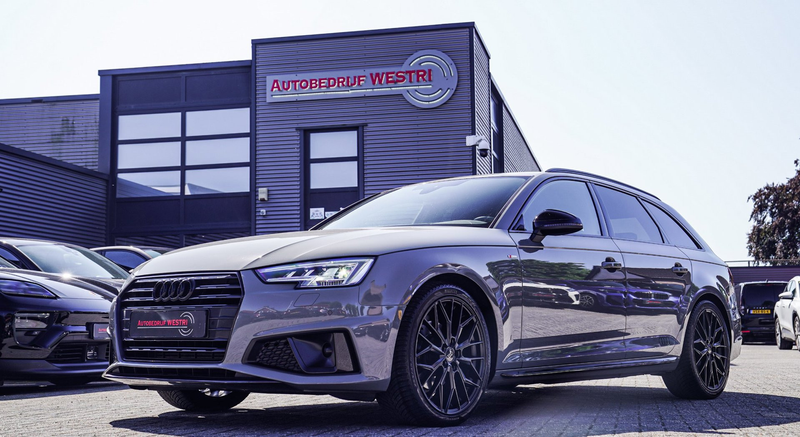 Audi A4 Avant 40 TFSI Sport S line black edition | Stoelve