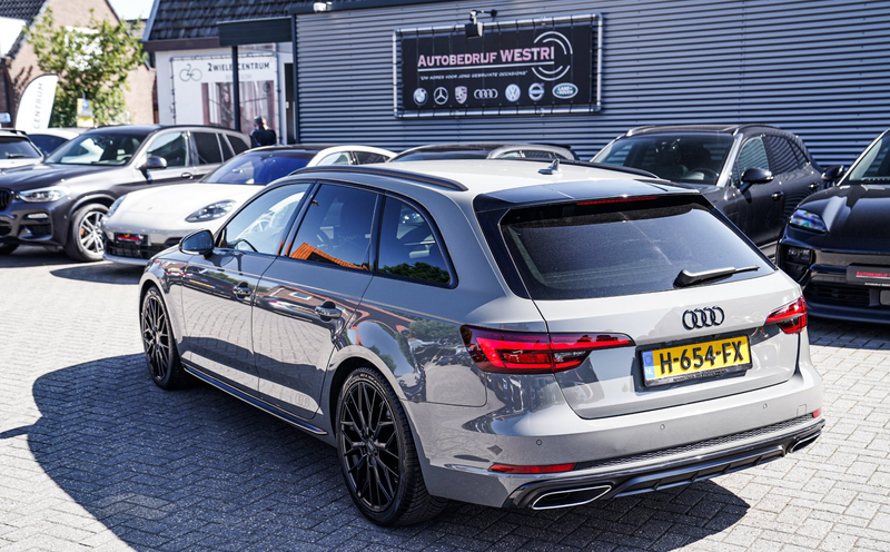Audi A4 Avant 40 TFSI Sport S line black edition | Stoelve — photo 13