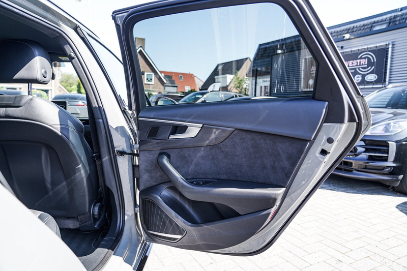 Audi A4 Avant 40 TFSI Sport S line black edition | Stoelve — photo 16