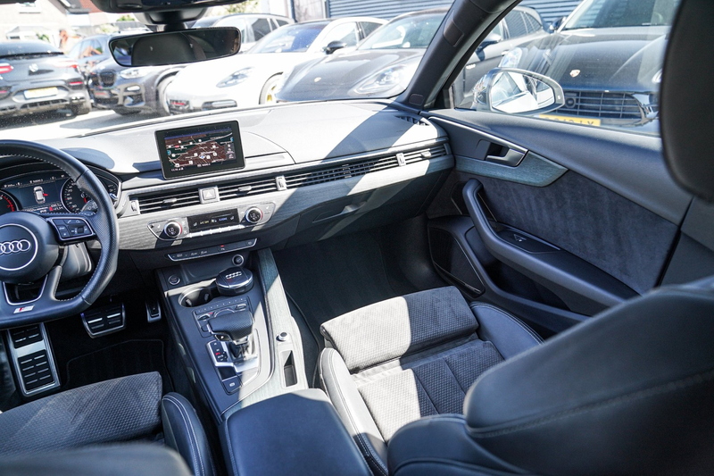 Audi A4 Avant 40 TFSI Sport S line black edition | Stoelve — photo 21