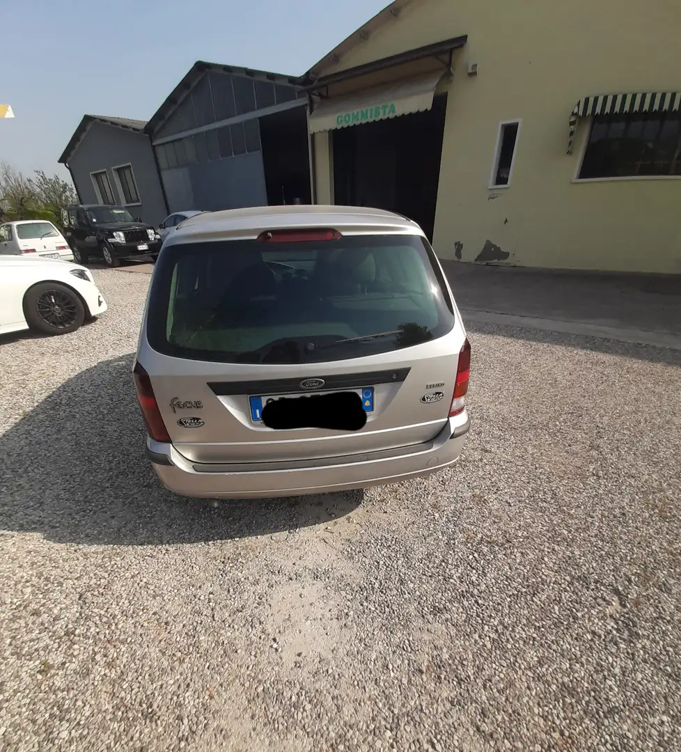 Ford Focus SW 1.8 td Ambiente FL - 1