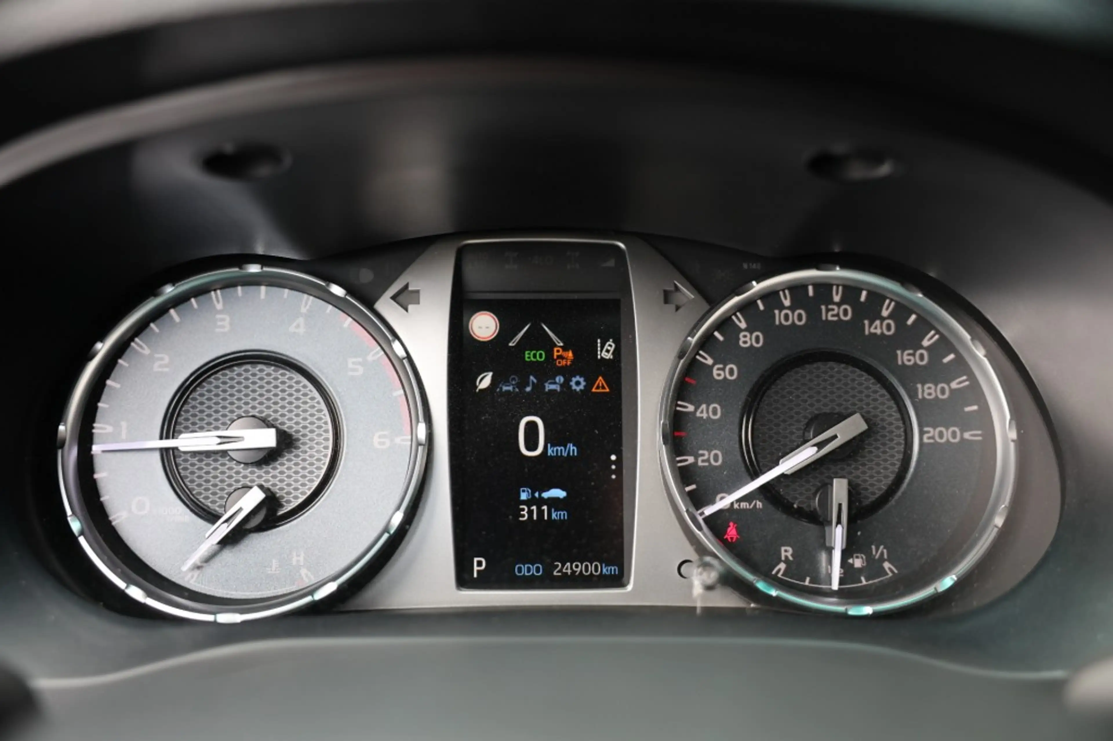 Toyota Hilux 2.4 D-4D DUBBEL CABIN PROFESSIONAL 2 ZITS 4WD VAN — photo 11