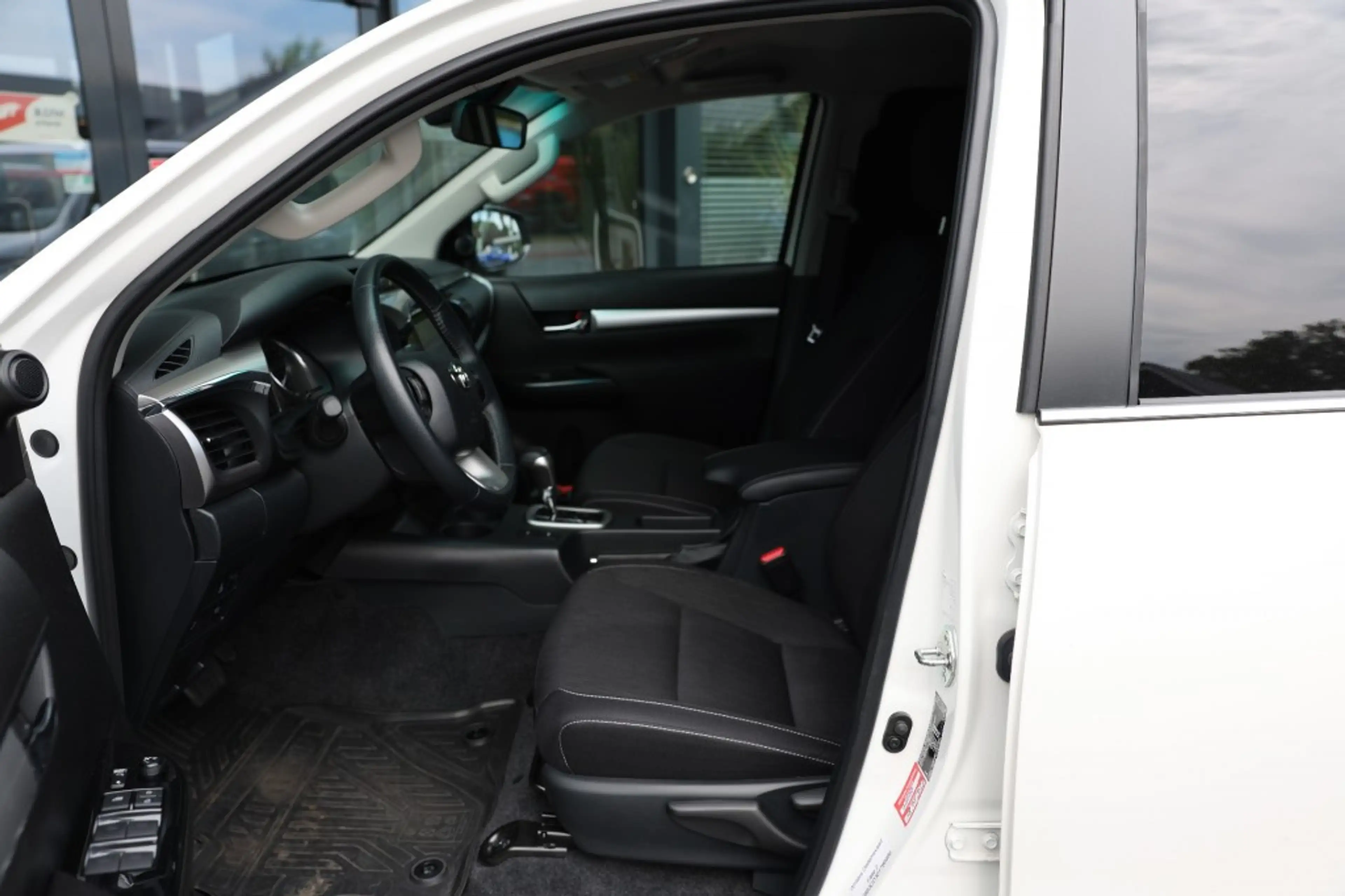 Toyota Hilux 2.4 D-4D DUBBEL CABIN PROFESSIONAL 2 ZITS 4WD VAN — photo 8