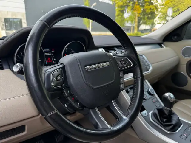 Land Rover Range Rover Evoque view 10