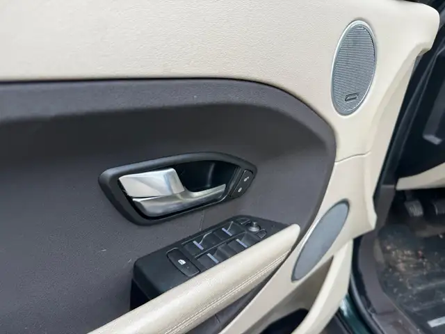 Land Rover Range Rover Evoque view 11
