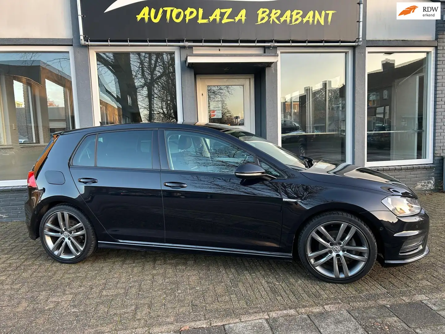 Volkswagen Golf 1.4 TSI R-LINE / PDC / PARKEERHULP / STOELVERWARMI Schwarz - 1