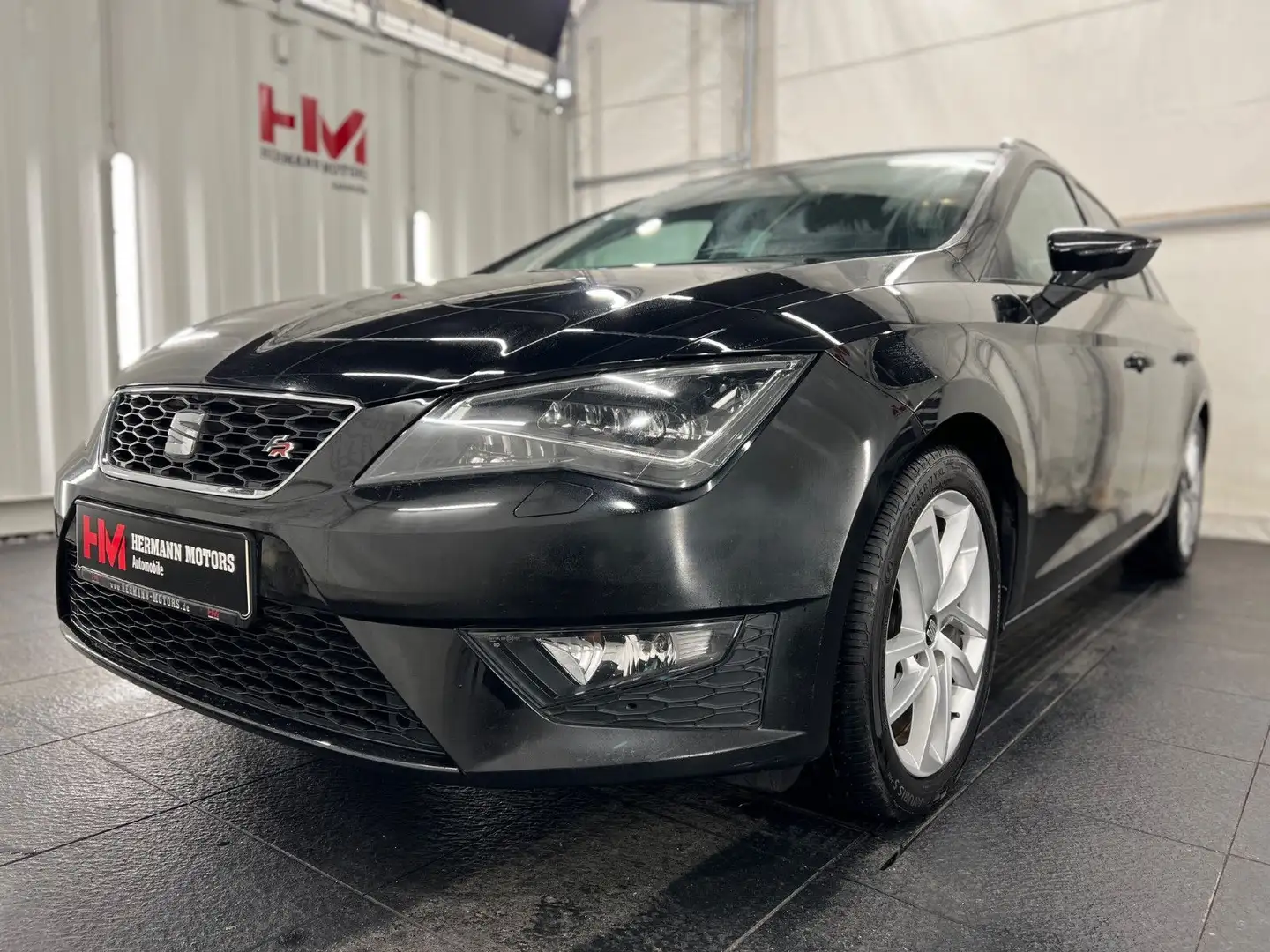 SEAT Leon ST 1.4 TSI FR Start&Stop/LED/AHK/Tempo/SHZ Schwarz - 1