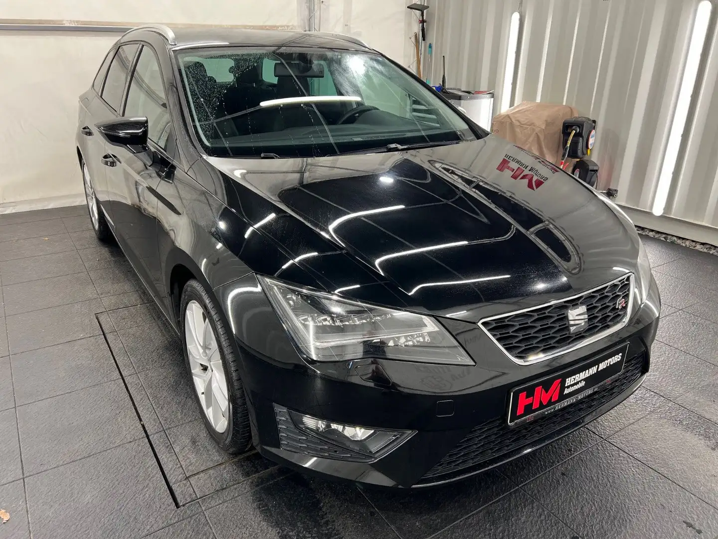 SEAT Leon ST 1.4 TSI FR Start&Stop/LED/AHK/Tempo/SHZ Schwarz - 2