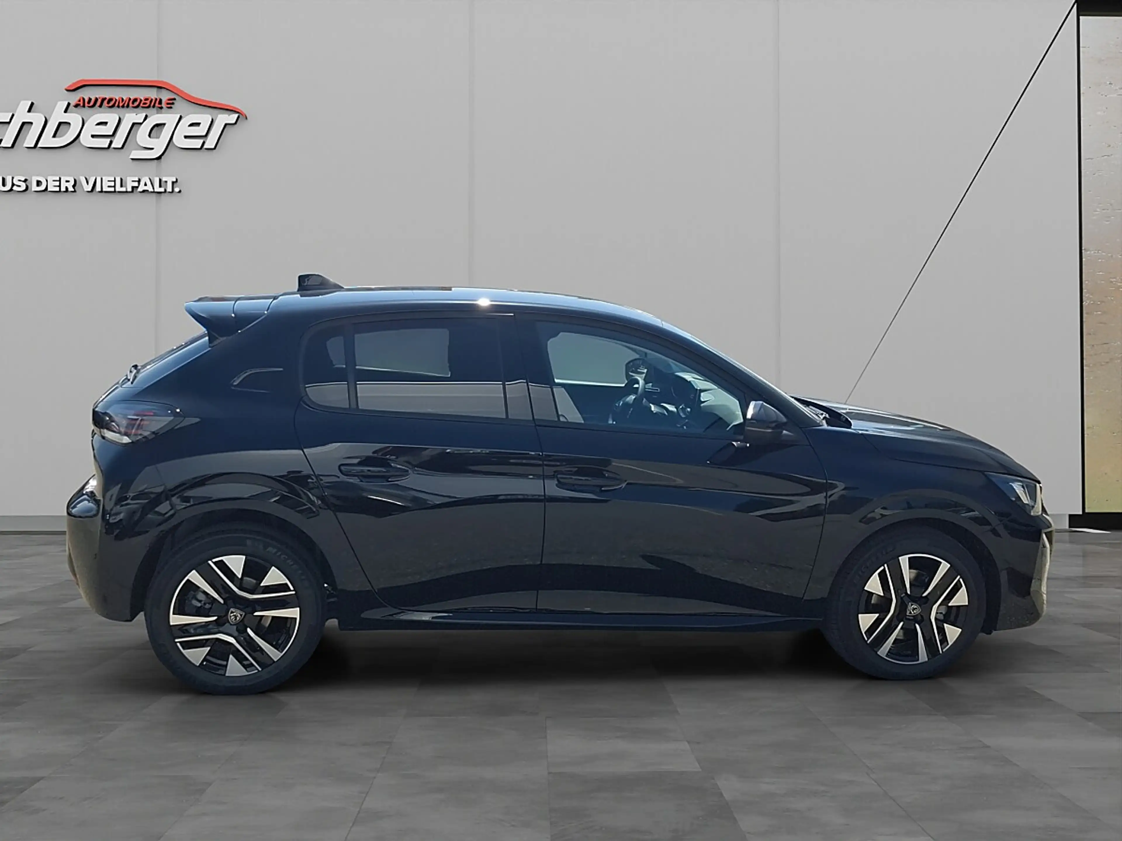 Peugeot 208 Hybrid 110 e-DCS6 Allure — photo 4