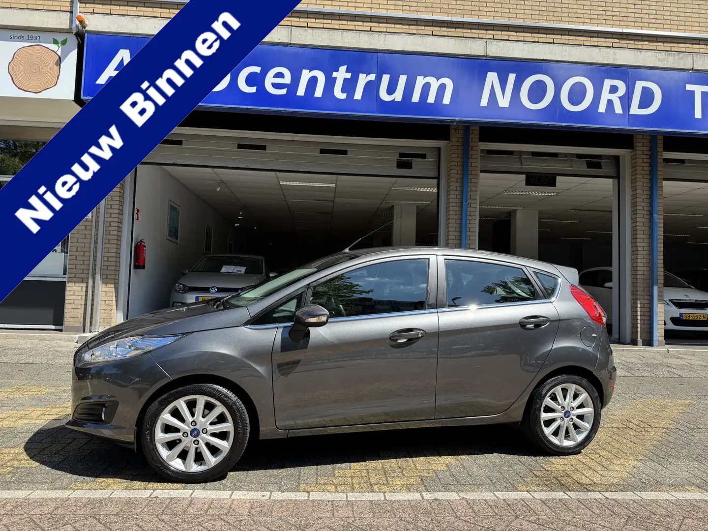 Ford Fiesta 1.0 EcoBoost Titanium 88022KM! NAP | 1e eigenaar | Gris - 1