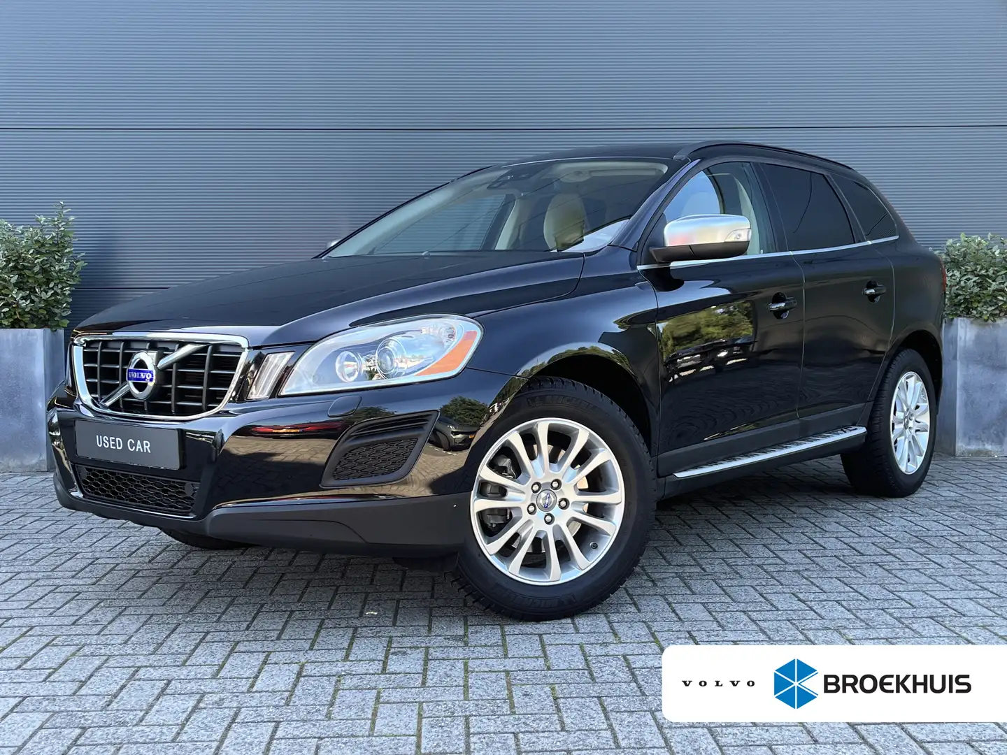 Volvo XC60 2.0T Summum | LPG | UNIEK! | Panoramadak | Zwart - 1