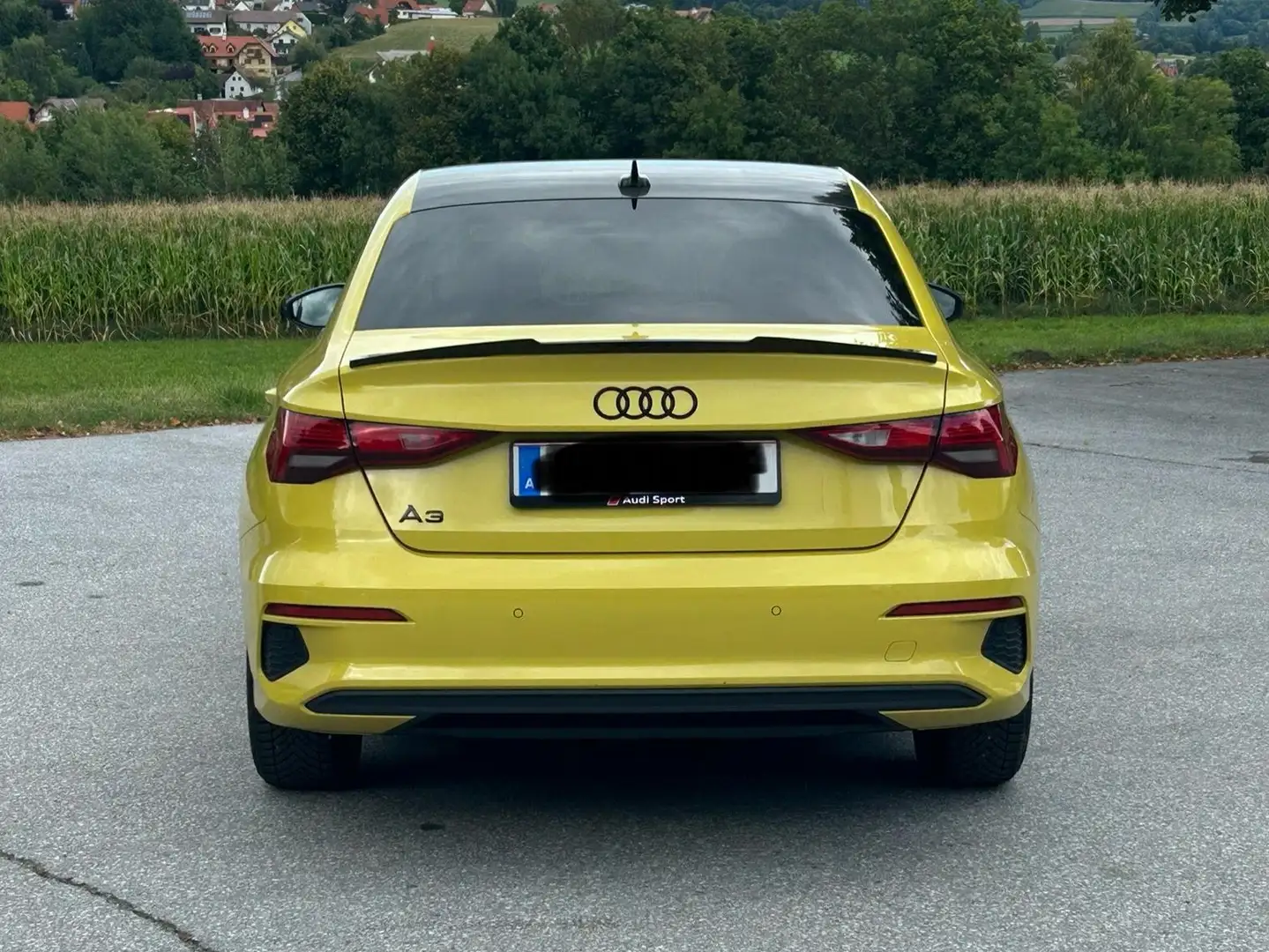 Audi A3 A3 SB 30 TFSI intense S-tronic intense Gelb - 1