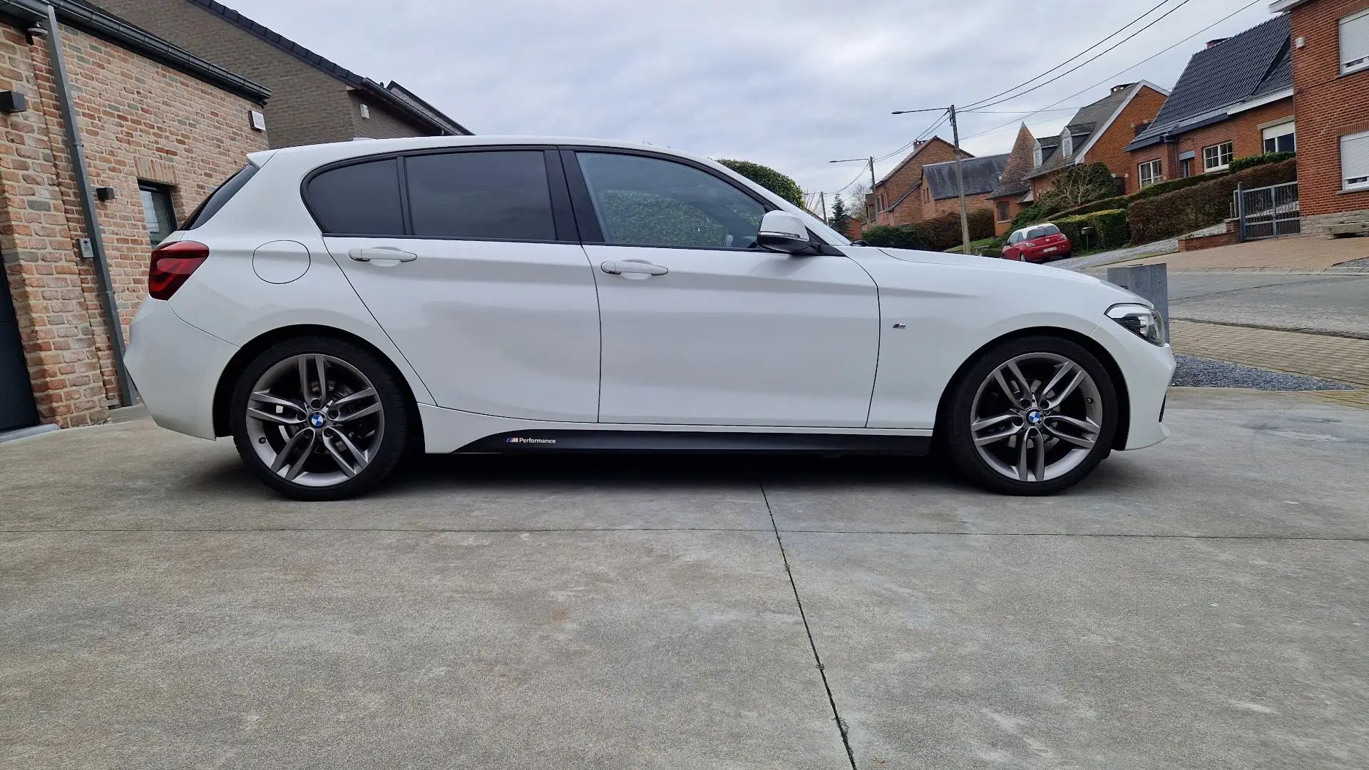 BMW 118 118i 136 ch BVA8 M Sport Pack Shadow - 2
