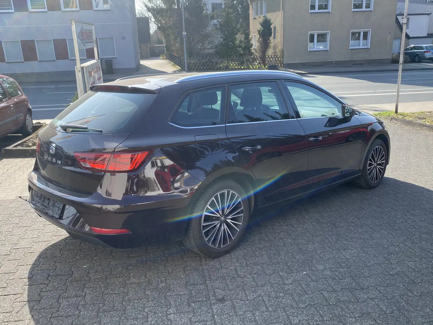 SEAT Leon 1.4 TSI Xcellence ~Pano~LED~Navi~Spurh Violett - 2