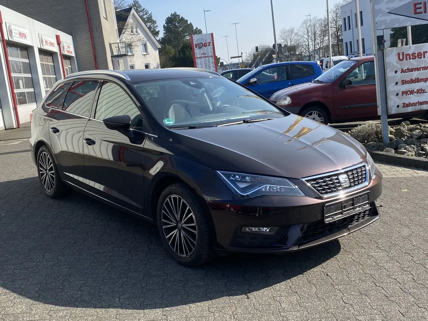 SEAT Leon 1.4 TSI Xcellence ~Pano~LED~Navi~Spurh Violett - 1